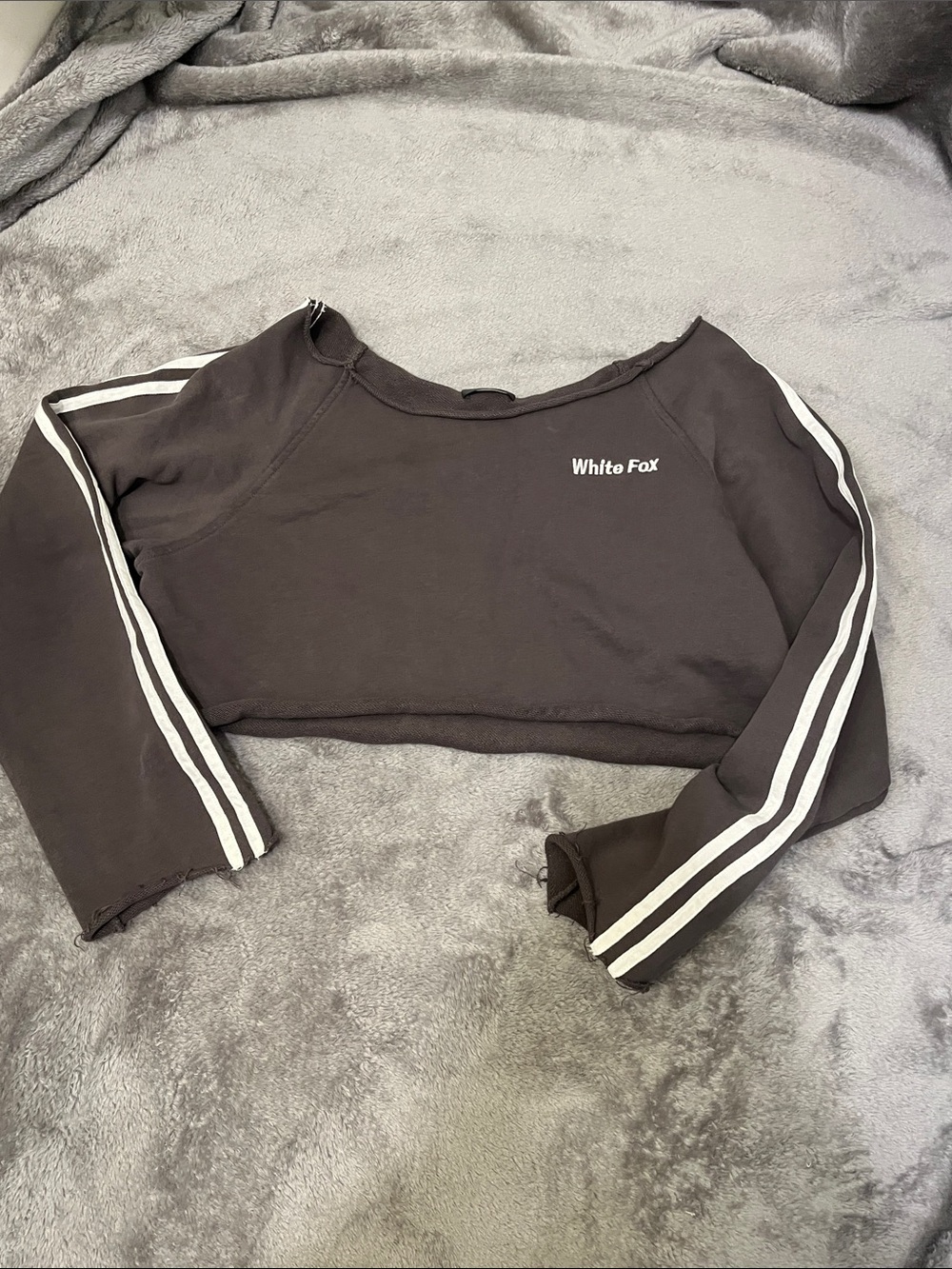 NWOT White Fox Boutique cropped off the shoulder in charcoal, size S/M